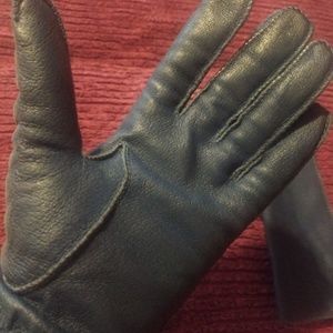 Leather gloves